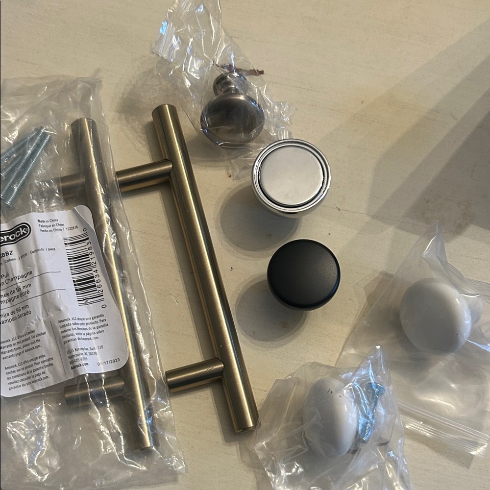 Bundle of drawer pulls, knobs